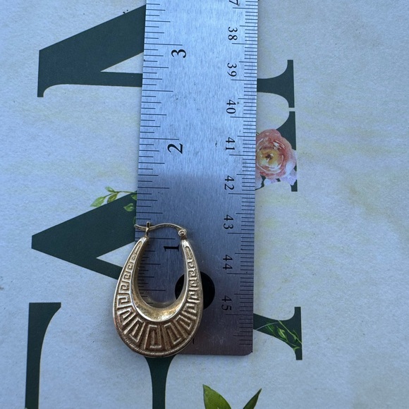 Beautiful 14kg hoop earrings - Picture 4 of 5